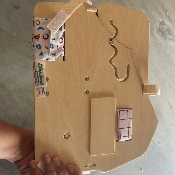 Wooden interactive toy for babies - Picture 2 of 3